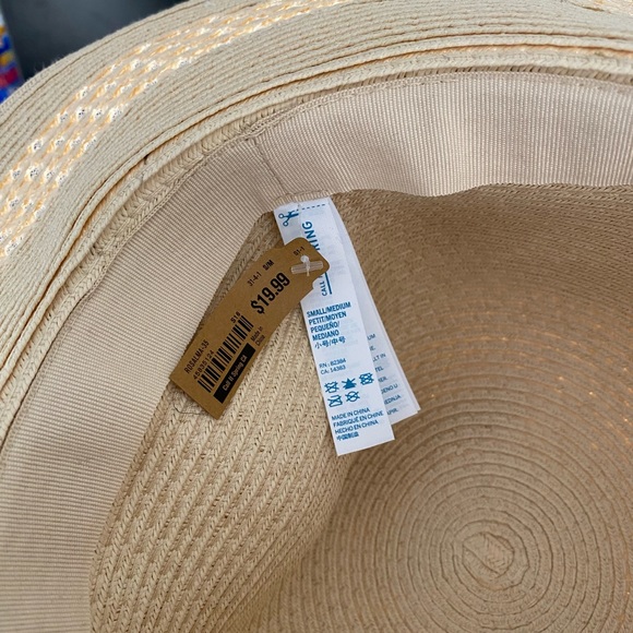 NWT Hat - Picture 4 of 4